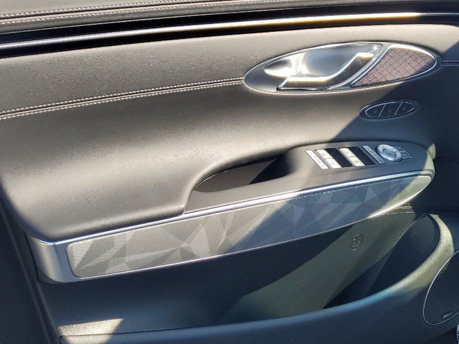 New 2025 Uyuni White Genesis 3.5T Sport image 32