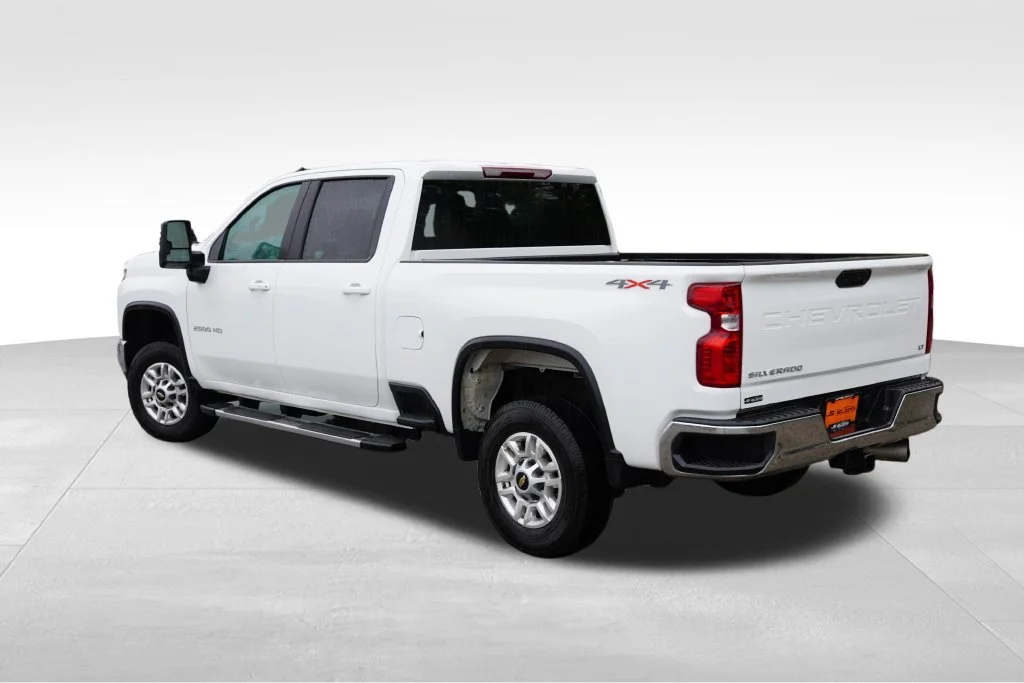 Certified Used 2025 Summit White Chevrolet LT image 7