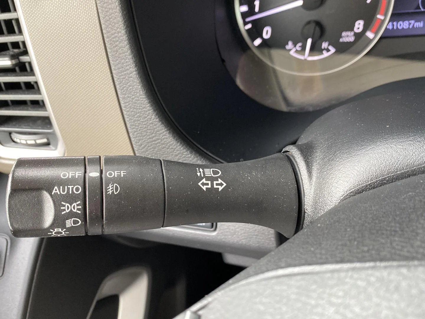 Used 2022 Gun Metallic Nissan SV image 37