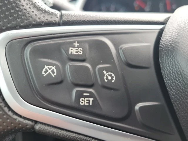 Used 2022 White Chevrolet LT image 24