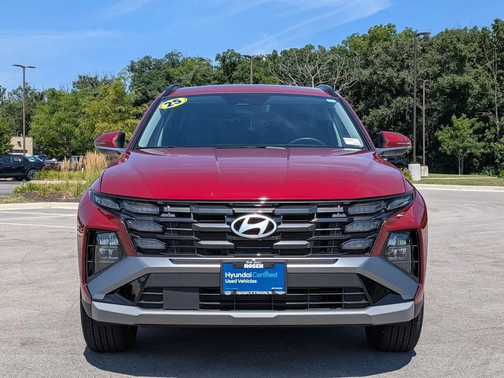 Used 2025 Red Hyundai SEL Convenience image 2