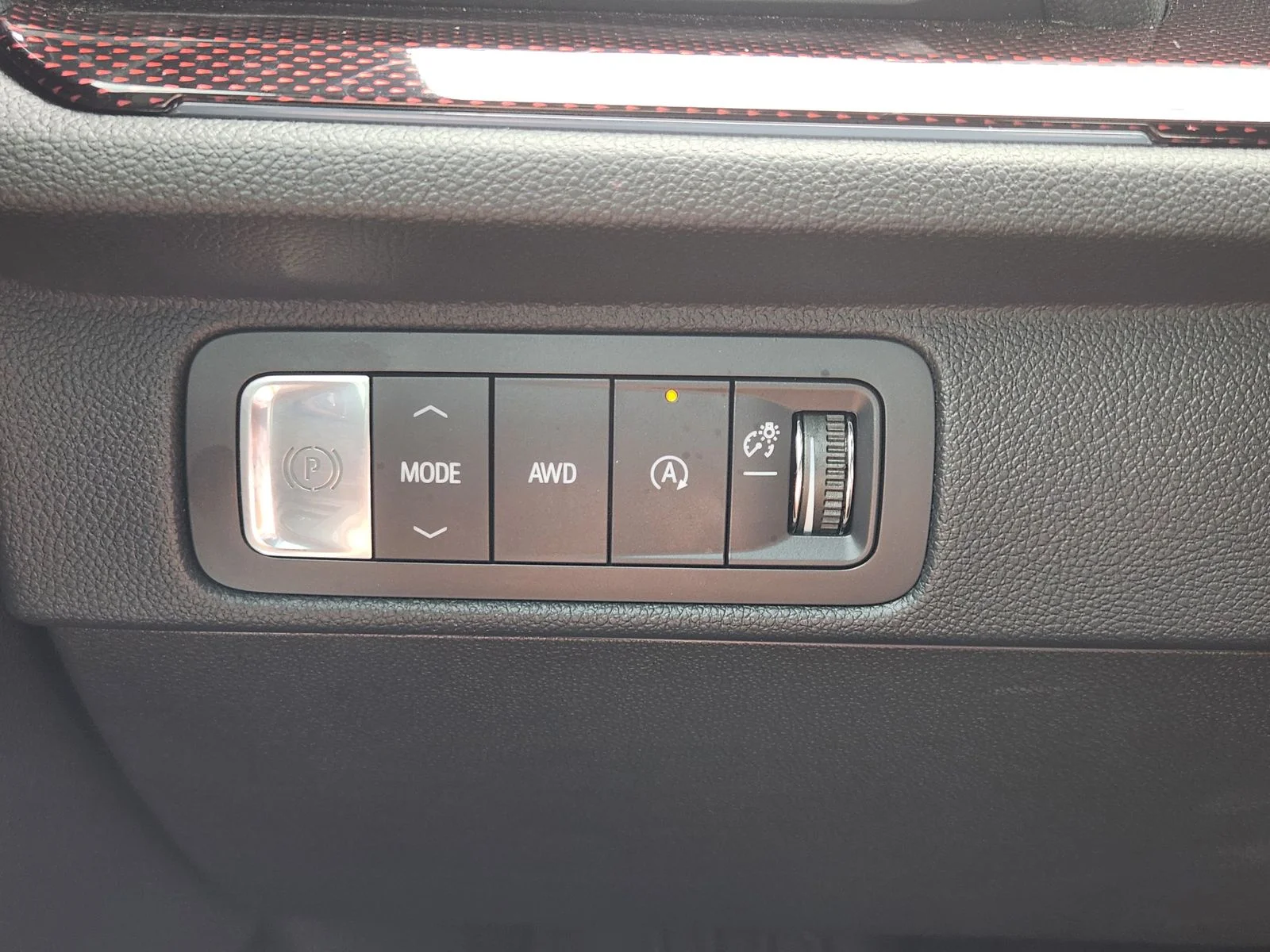 Used 2025 Gray Chevrolet Z71 image 20