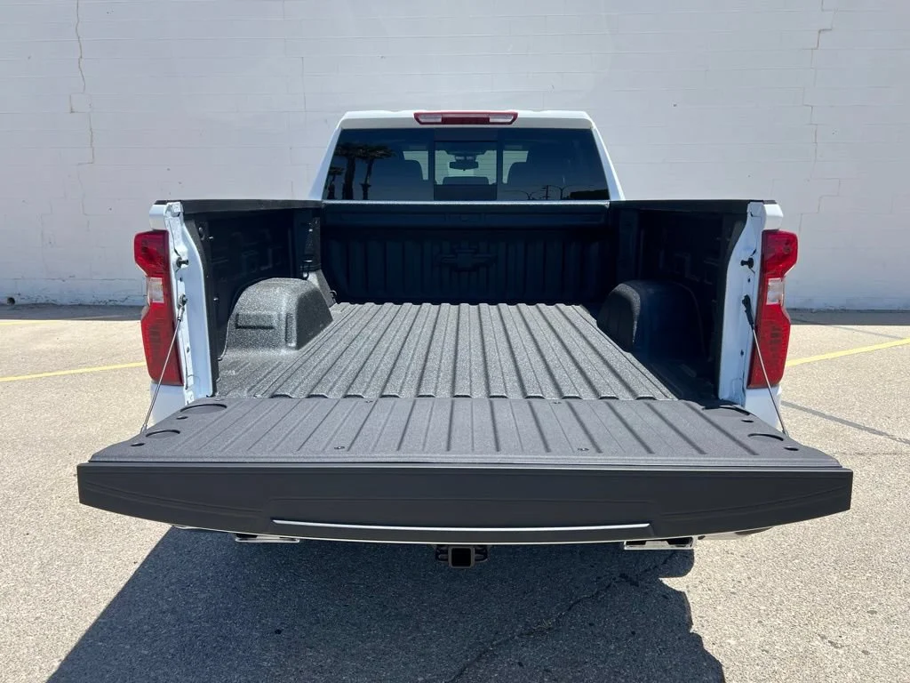 New 2026 Summit White Chevrolet LT image 5