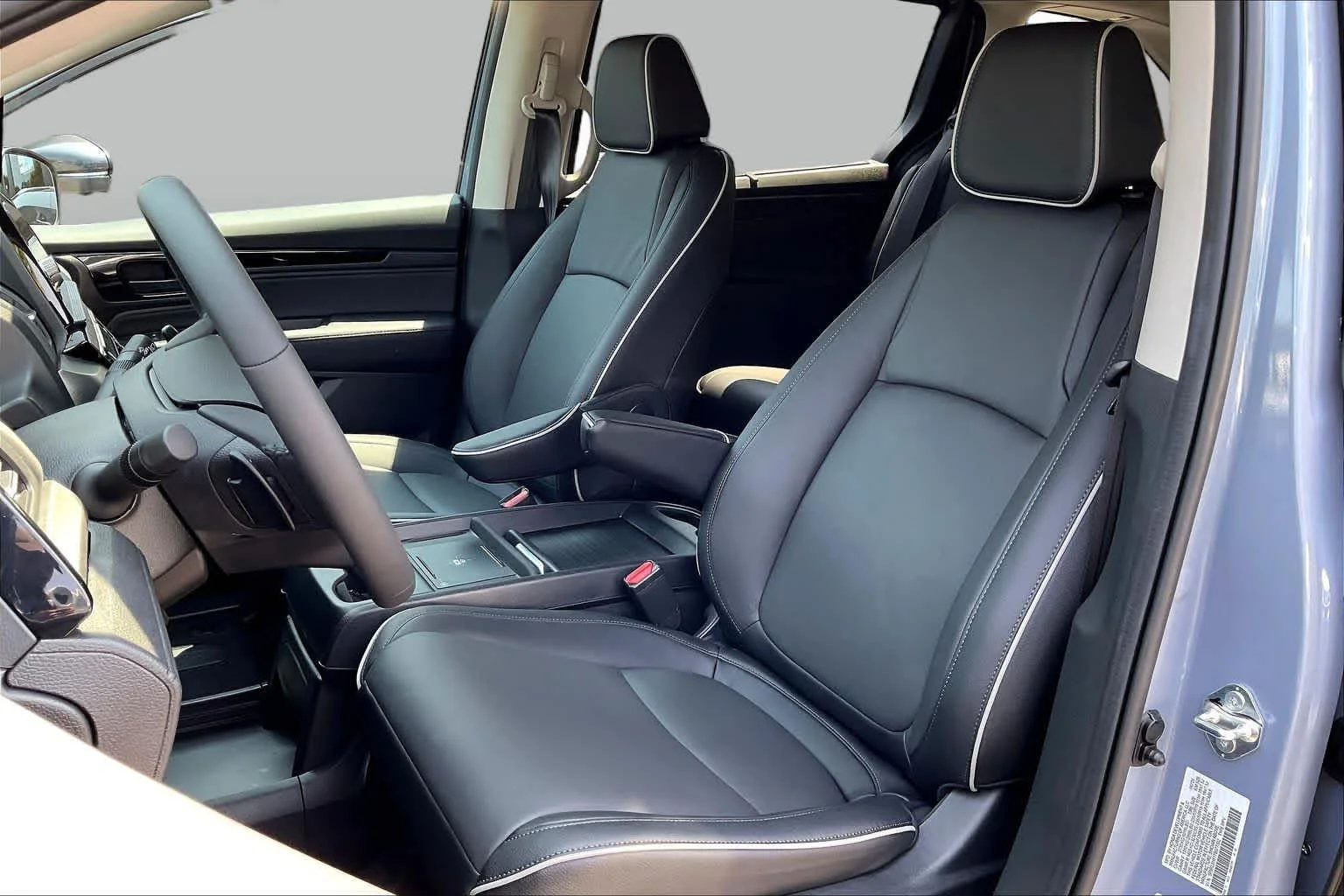 New 2026 Sonic Gray Pearl Honda Touring image 9