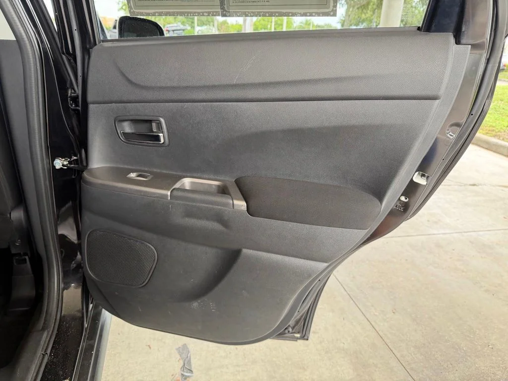 Used 2019 Black Mitsubishi 2.0 SP image 27