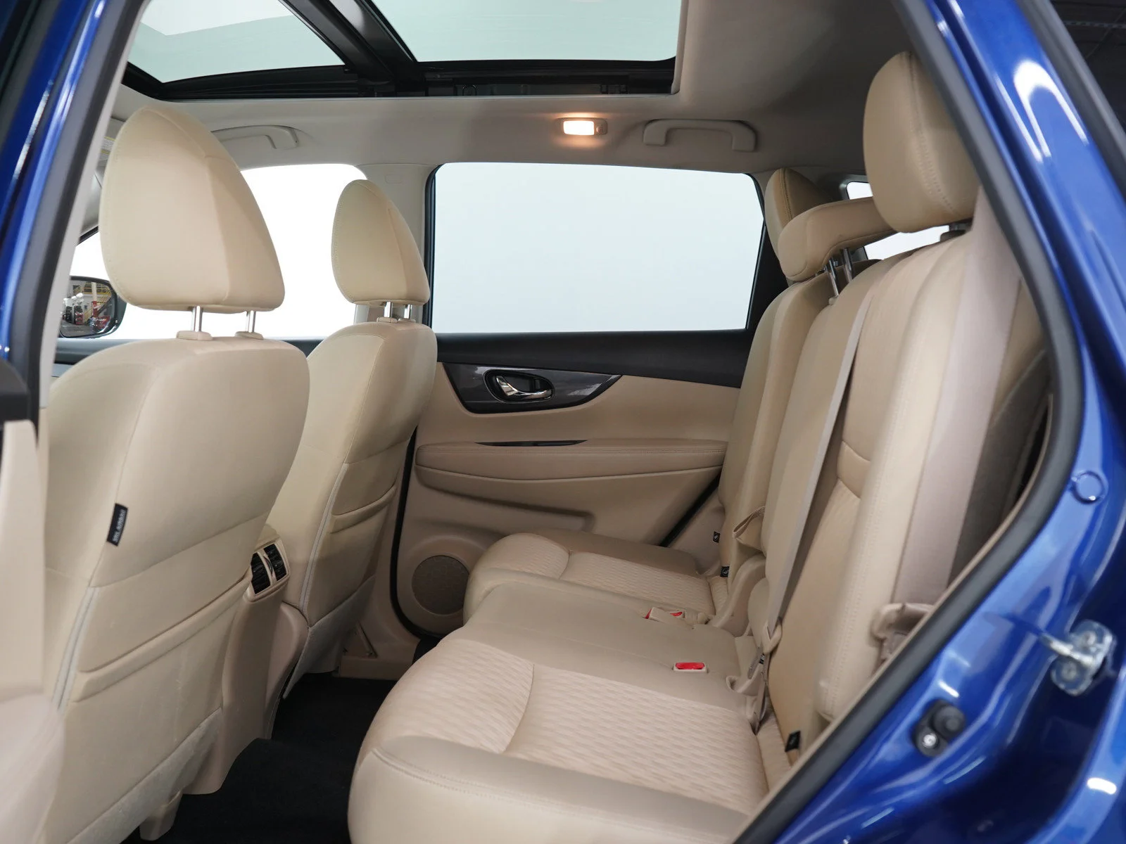 Used 2019 Caspian Blue Metallic Nissan SV image 15