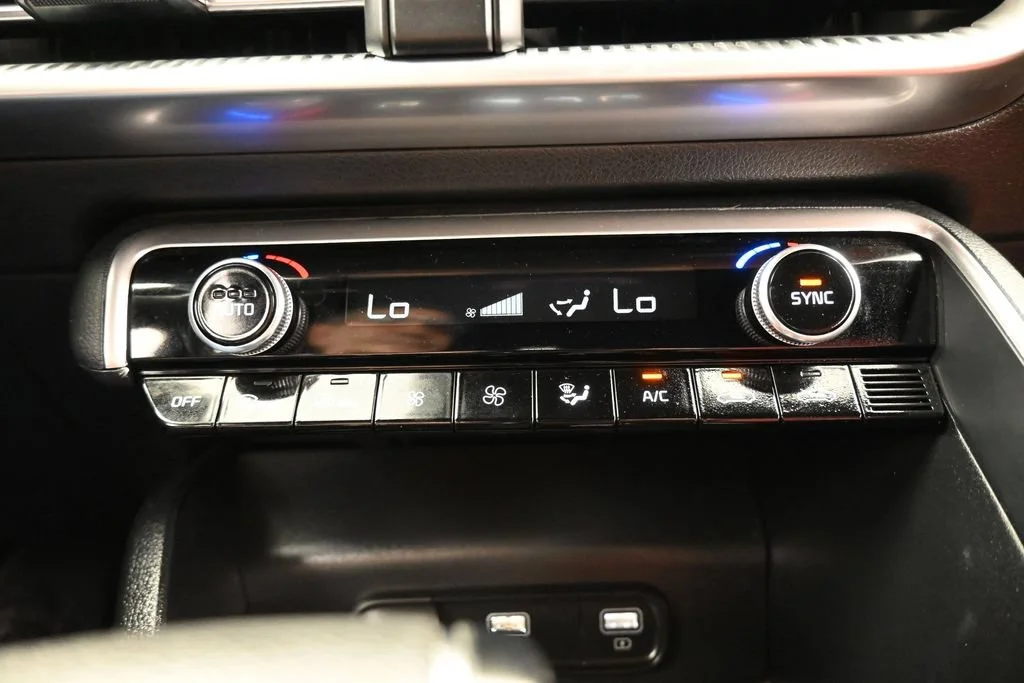 Used 2023 Wolf Gray Kia GT-Line image 24