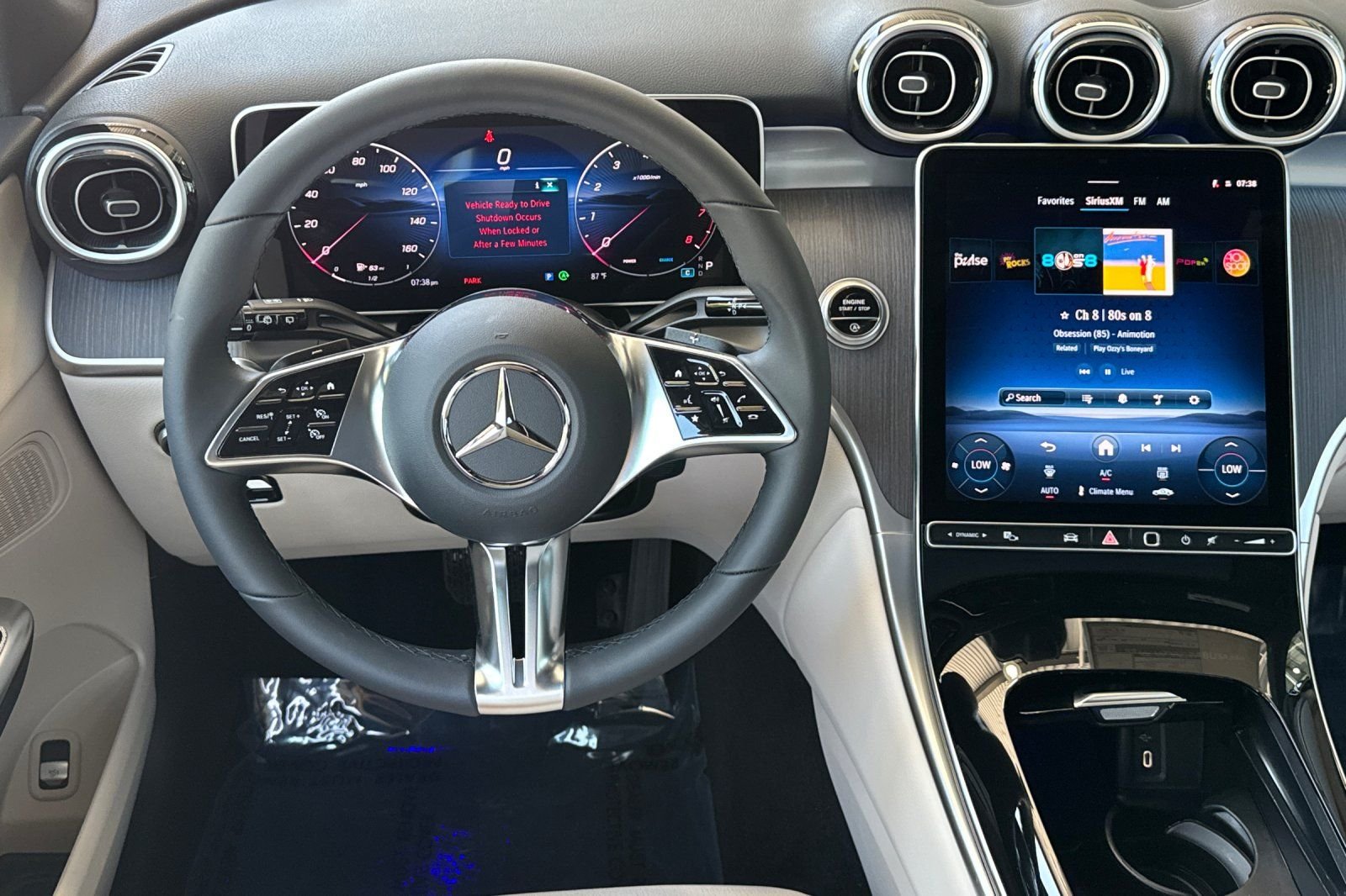 New 2026 Polar White Mercedes-Benz GLC 300 image 26