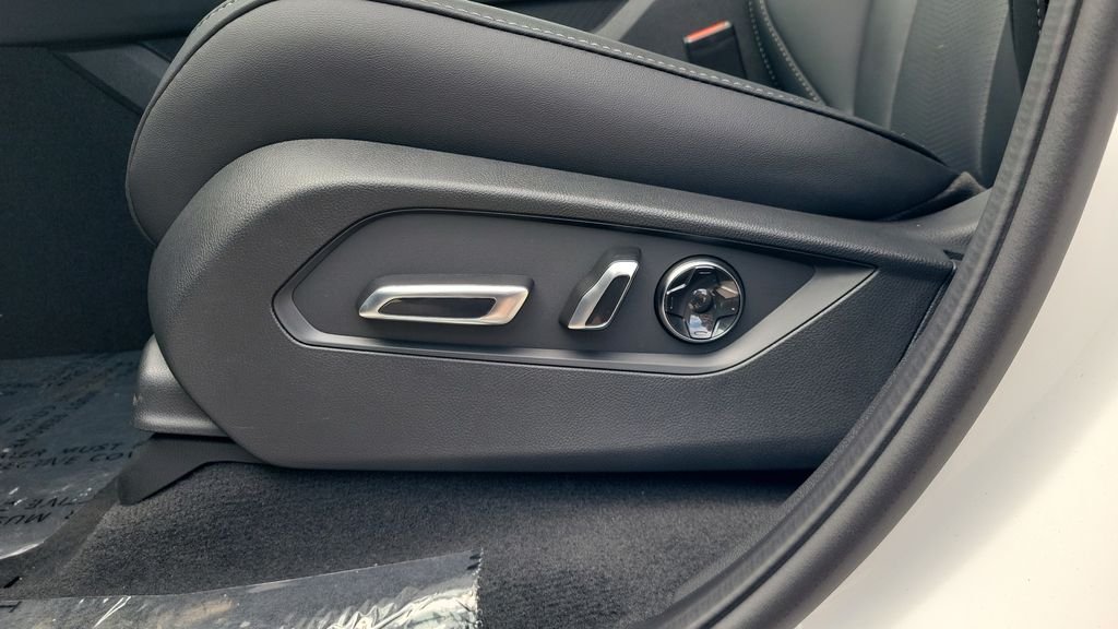 New 2026 Platinum White Pearl Acura Technology Package image 16