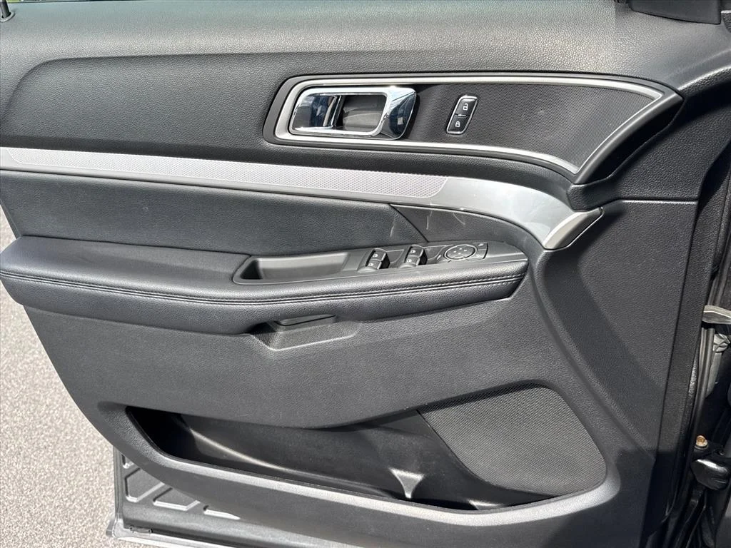 Used 2017 Magnetic J7 Ford XLT image 18