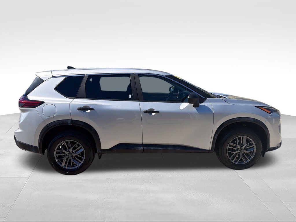Used 2024 Silver Nissan S image 6