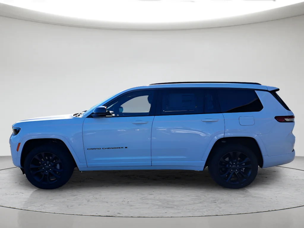 New 2026 Bright White Clear-Coat Exterior Paint Jeep Limited image 8