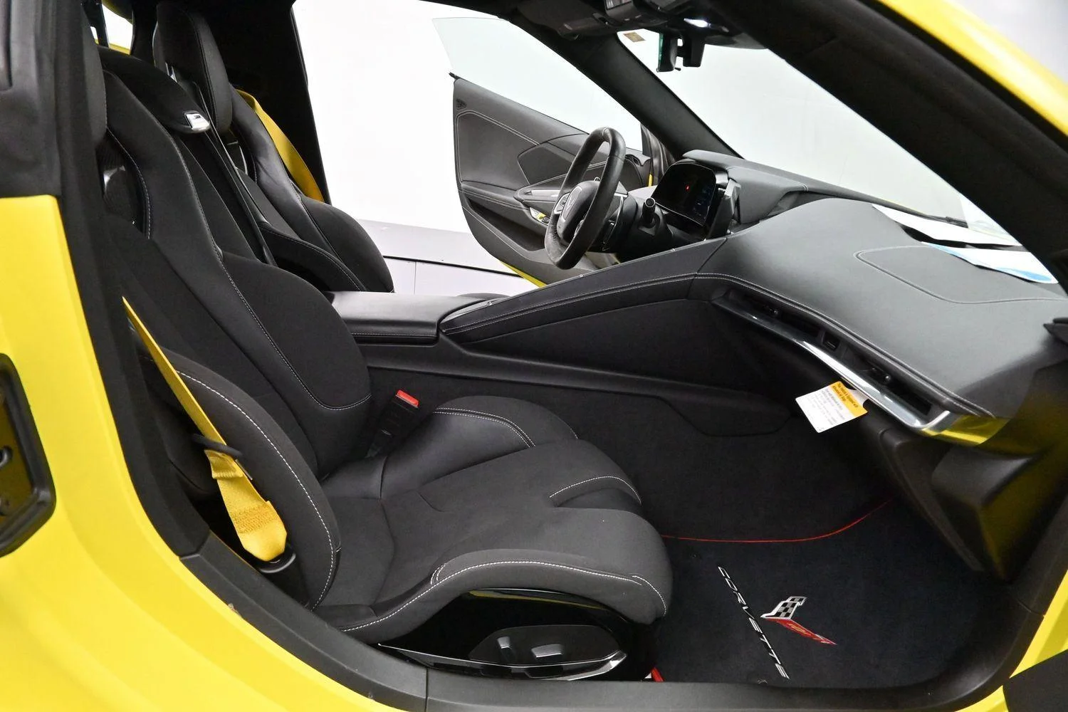 Used 2021 ACCELERATE YELLOW METALLIC Chevrolet 1LT image 29