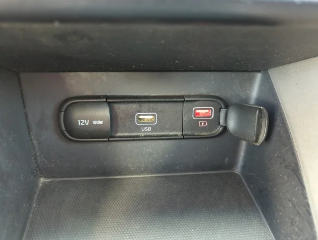 Used 2020 White Kia LX image 35