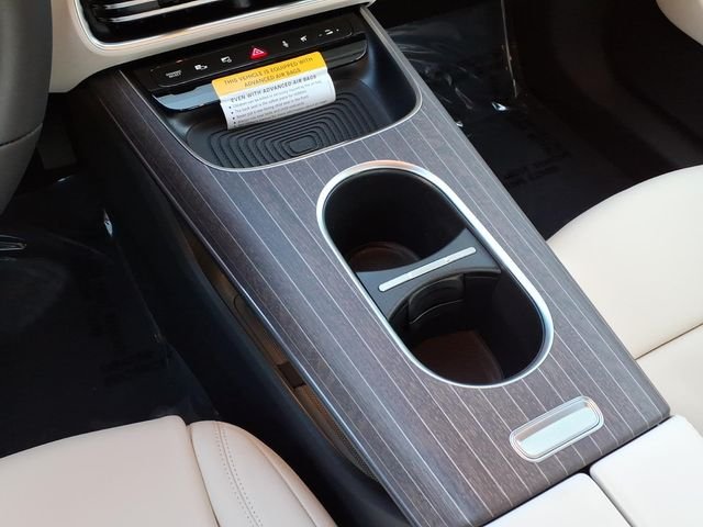 New 2027 Green Mercedes-Benz  image 7