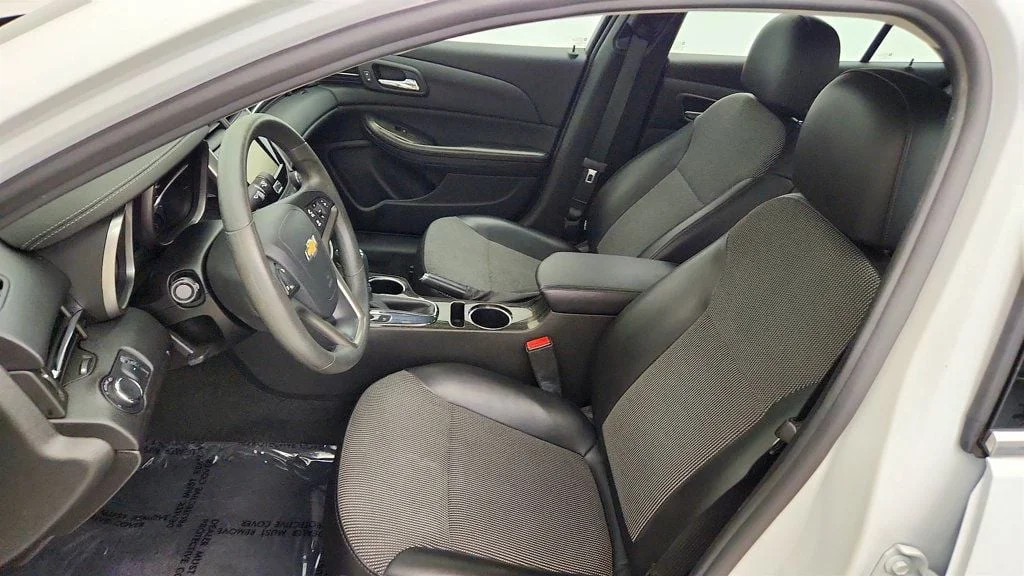 Used 2015 Summit White Chevrolet 4dr Sedan LT w/1LT image 19