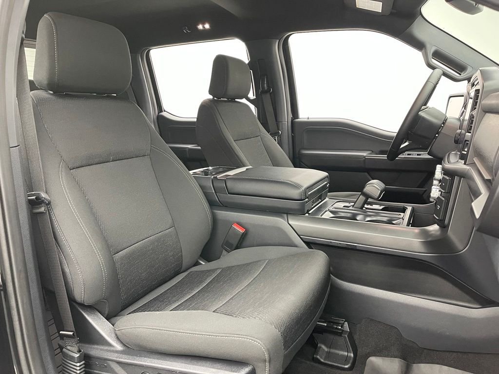 Used 2024 Black Metallic Ford XLT image 32