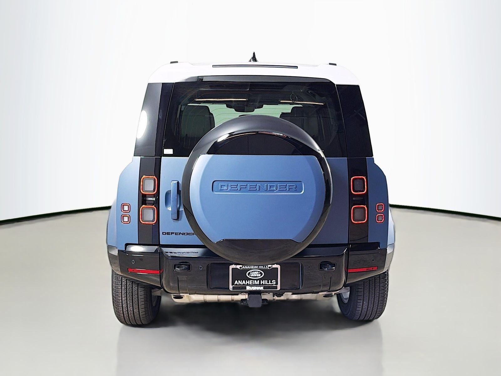 New 2026 Tasman Blue Land Rover X-Dynamic SE image 4