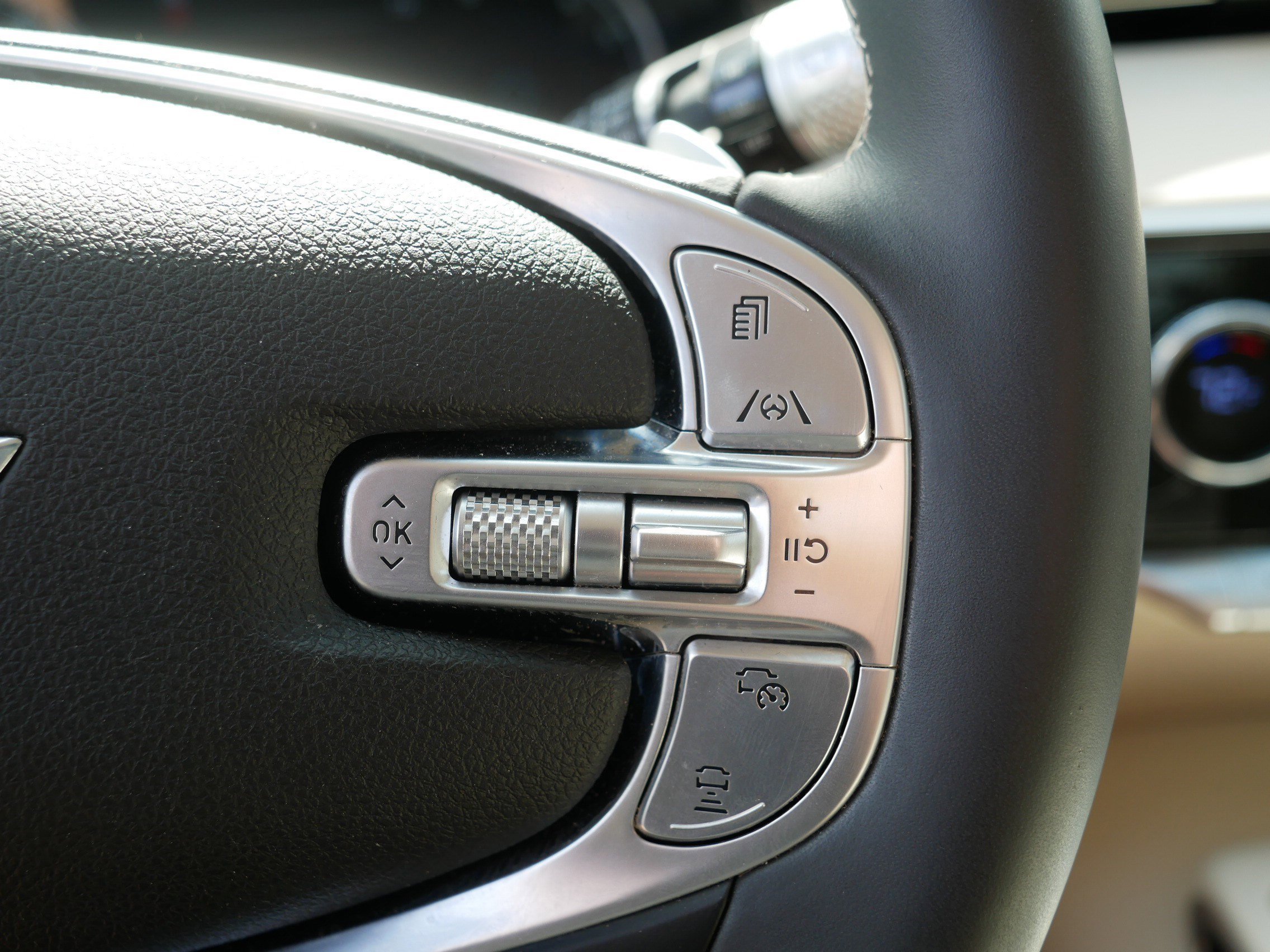 2022 GENESIS GV70 Standard - Photo 29
