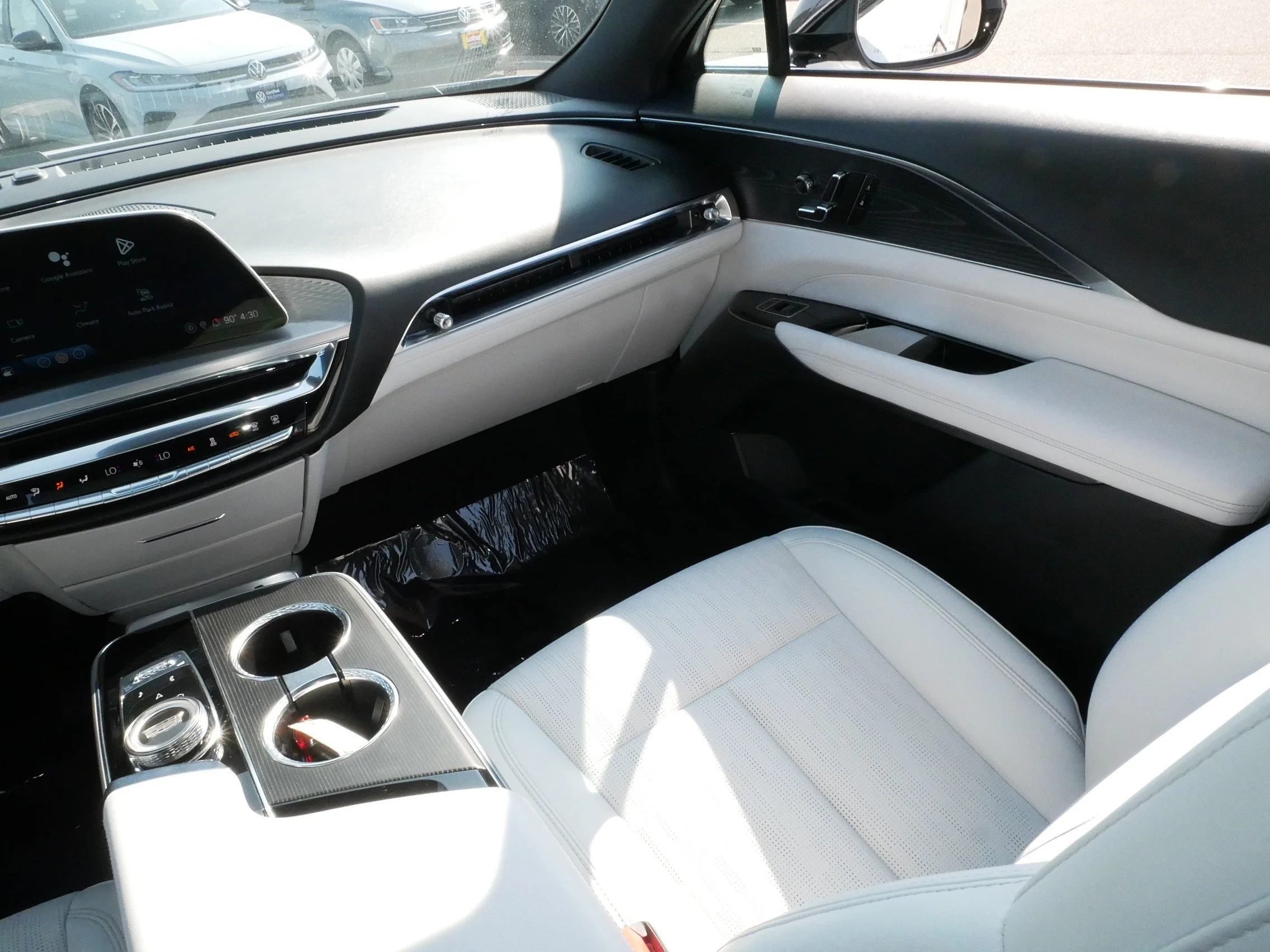 Used 2024 Crystal White Tricoat Cadillac Sport image 11