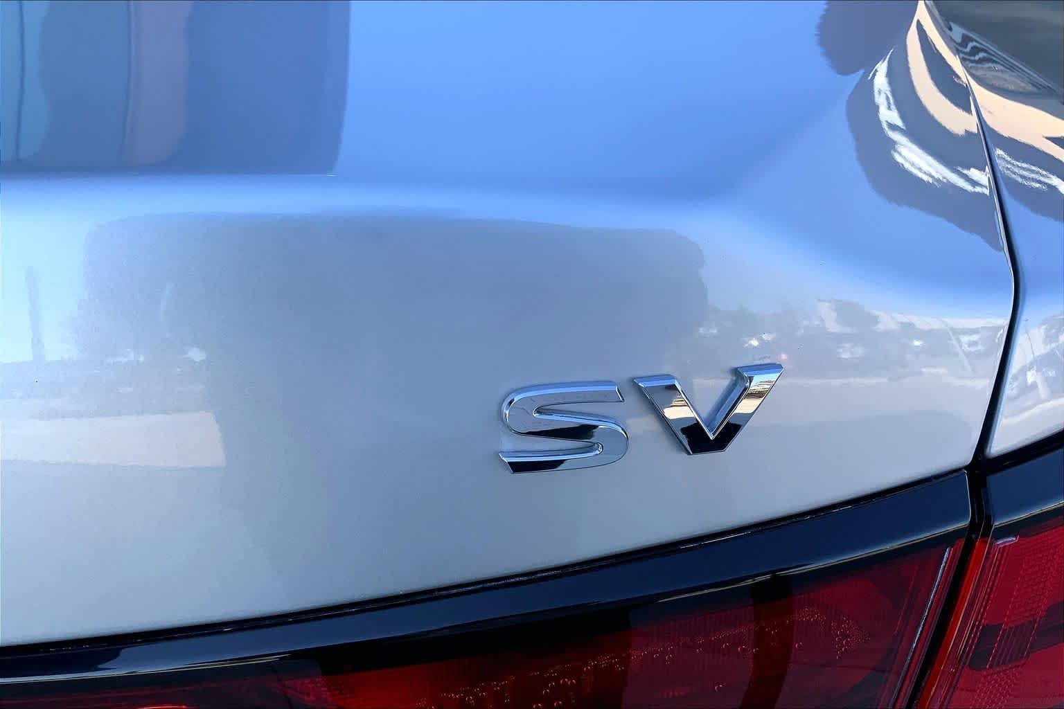 Used 2023 Brilliant Silver Metallic Nissan SV image 10