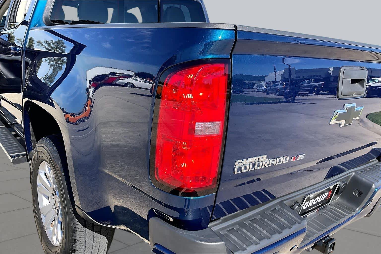 Used 2020 Pacific Blue Metallic Chevrolet 2WD LT image 27