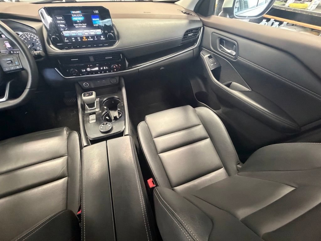 Used 2023 White Nissan SL image 12