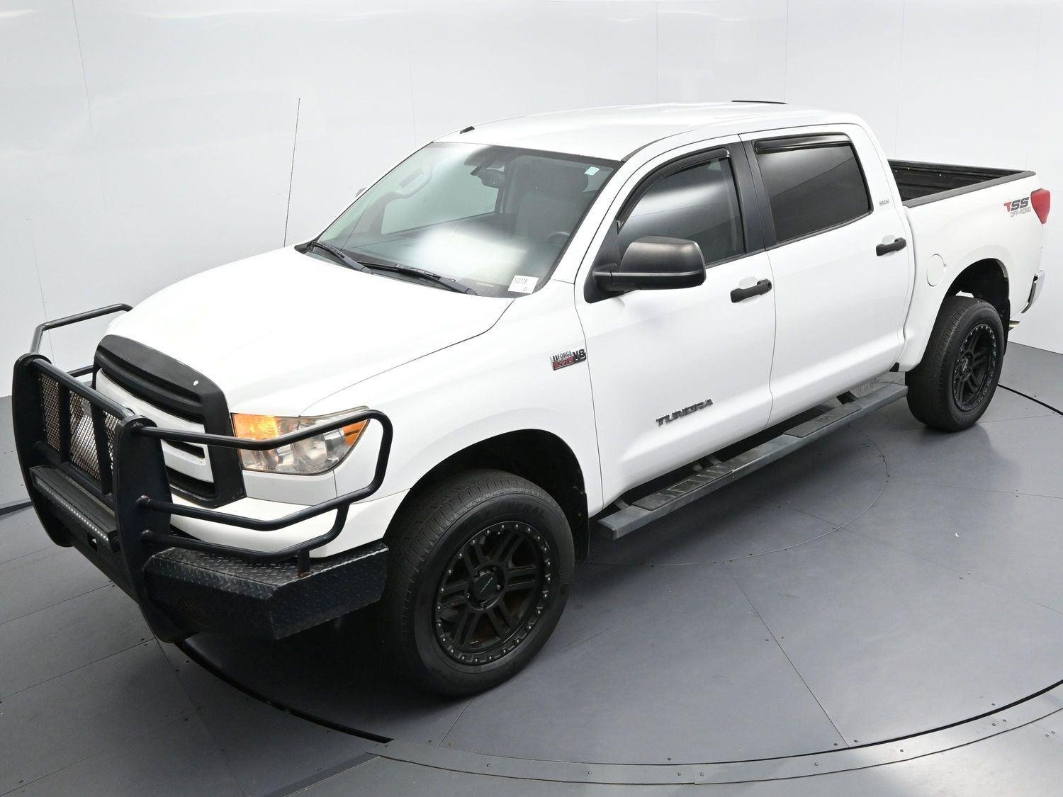 Used 2013 Super White Toyota Grade image 35