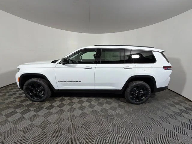 New 2026 White/off-white Jeep Limited image 4