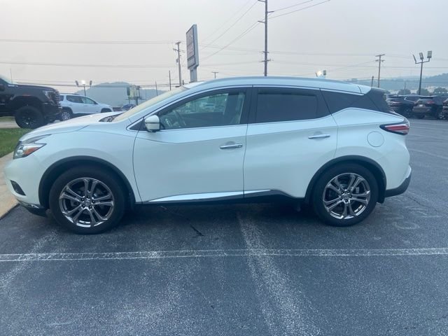 Used 2018 White Nissan Platinum image 7