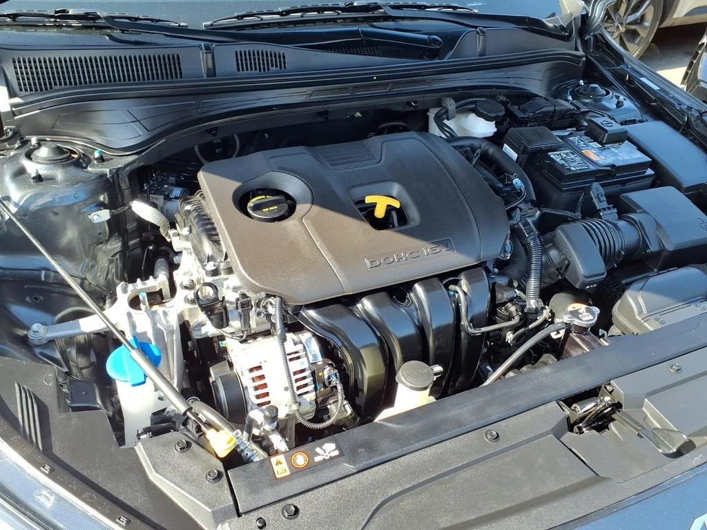 Certified Used 2024 Gray Kia LX image 25
