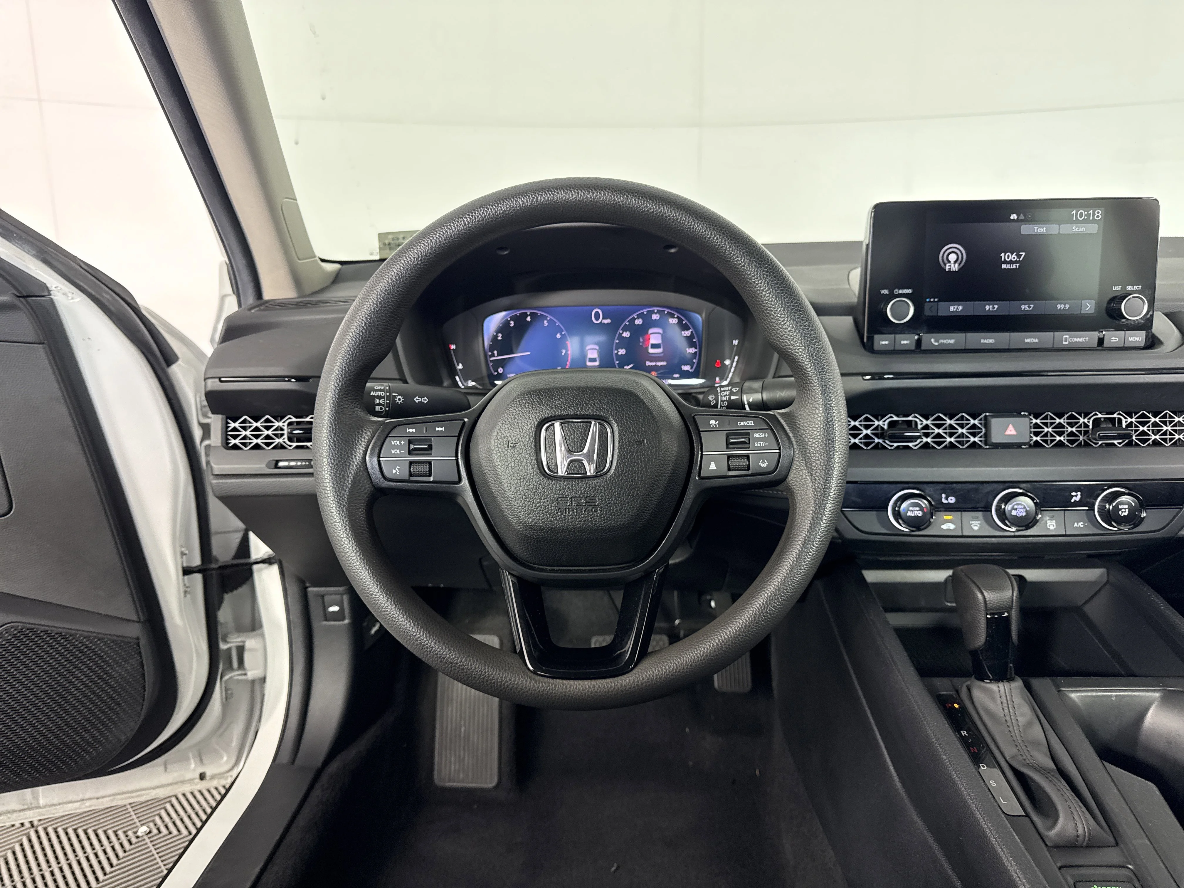 Used 2024 Platinum White Pearl Honda LX image 22