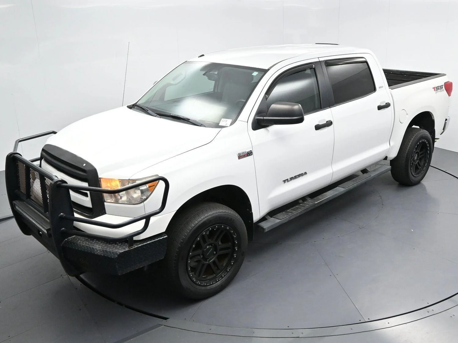 Used 2013 Super White Toyota Grade image 35