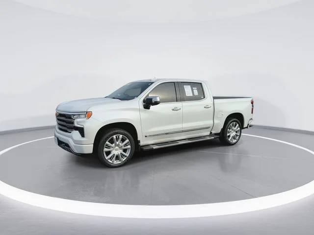 Used 2023 Beige Chevrolet High Country image 4
