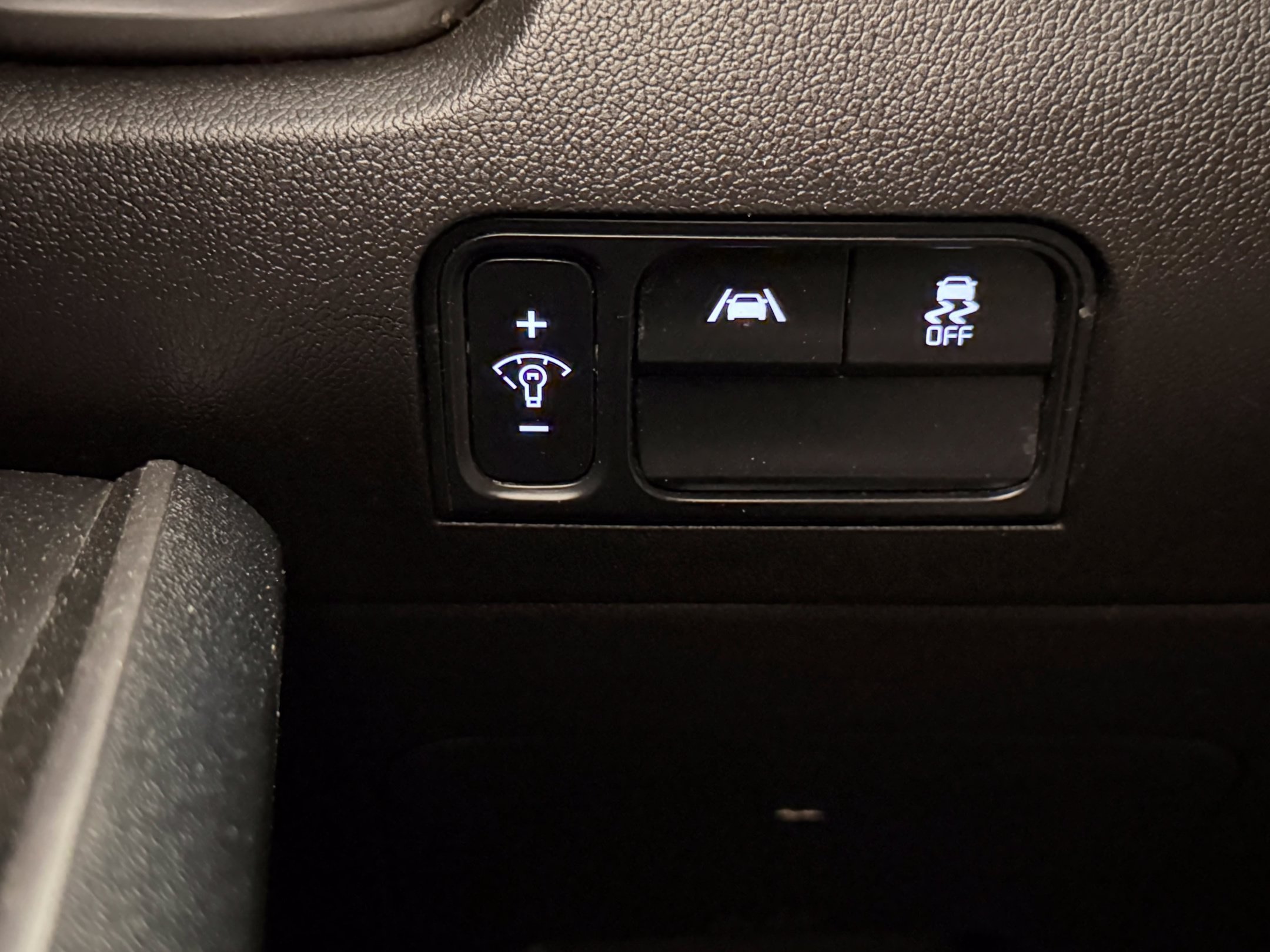 Used 2021 Glacial White Pearl Kia LX image 37