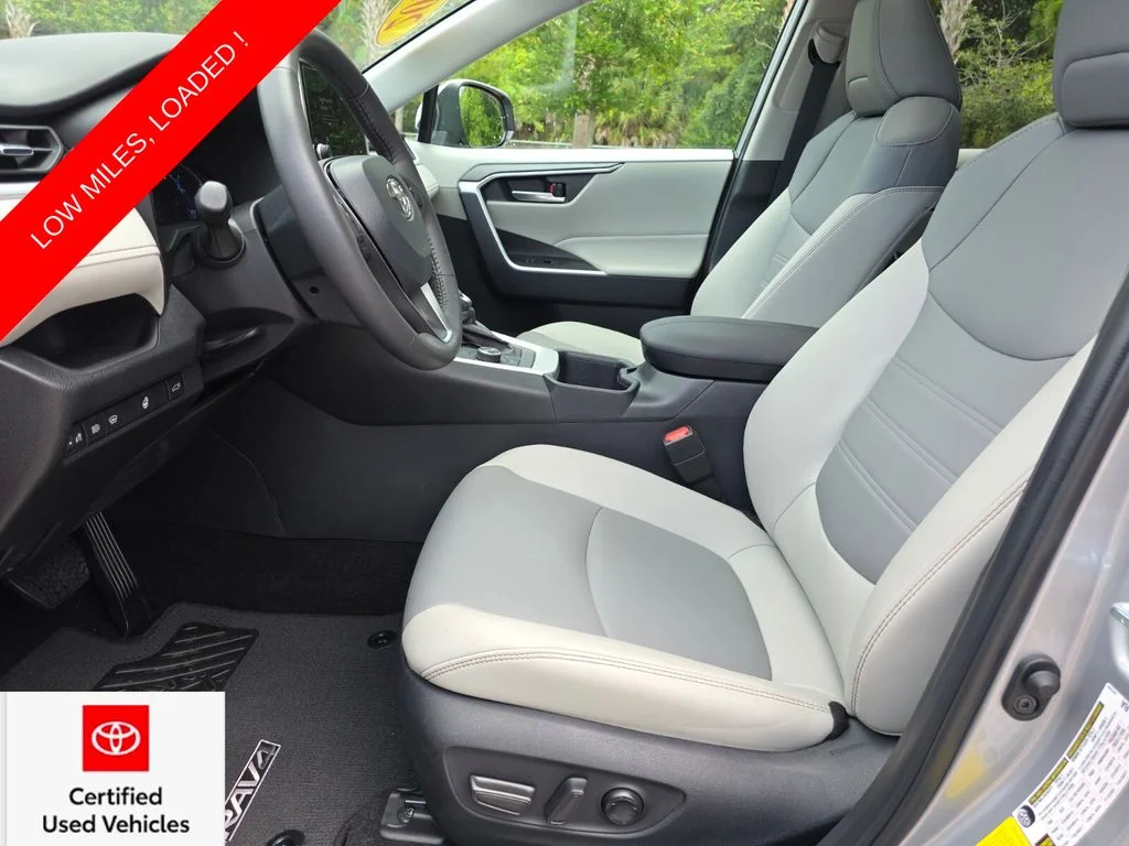 Certified Used 2025 Silver Toyota XLE Premium image 25