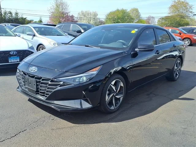 2023 Hyundai Elantra 2.0 Limited IVT SULEV's photo