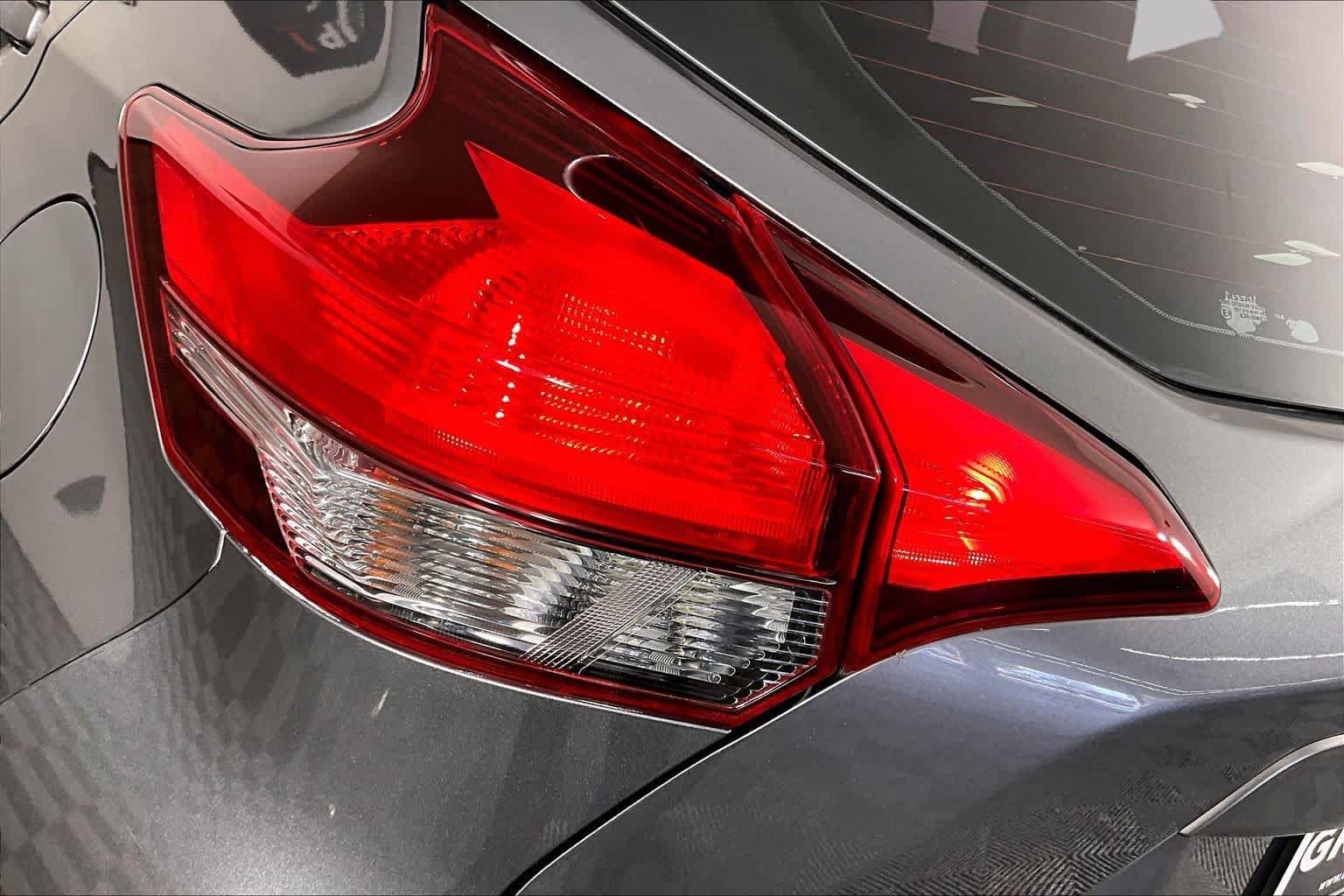 Used 2019 Gun Metallic Nissan SR image 27