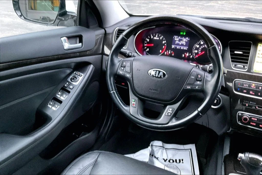 Used 2016 White Kia Premium image 17