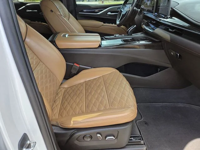 Used 2022 White Cadillac Premium Luxury image 35