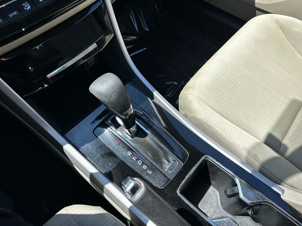 Used 2016  Honda LX image 28