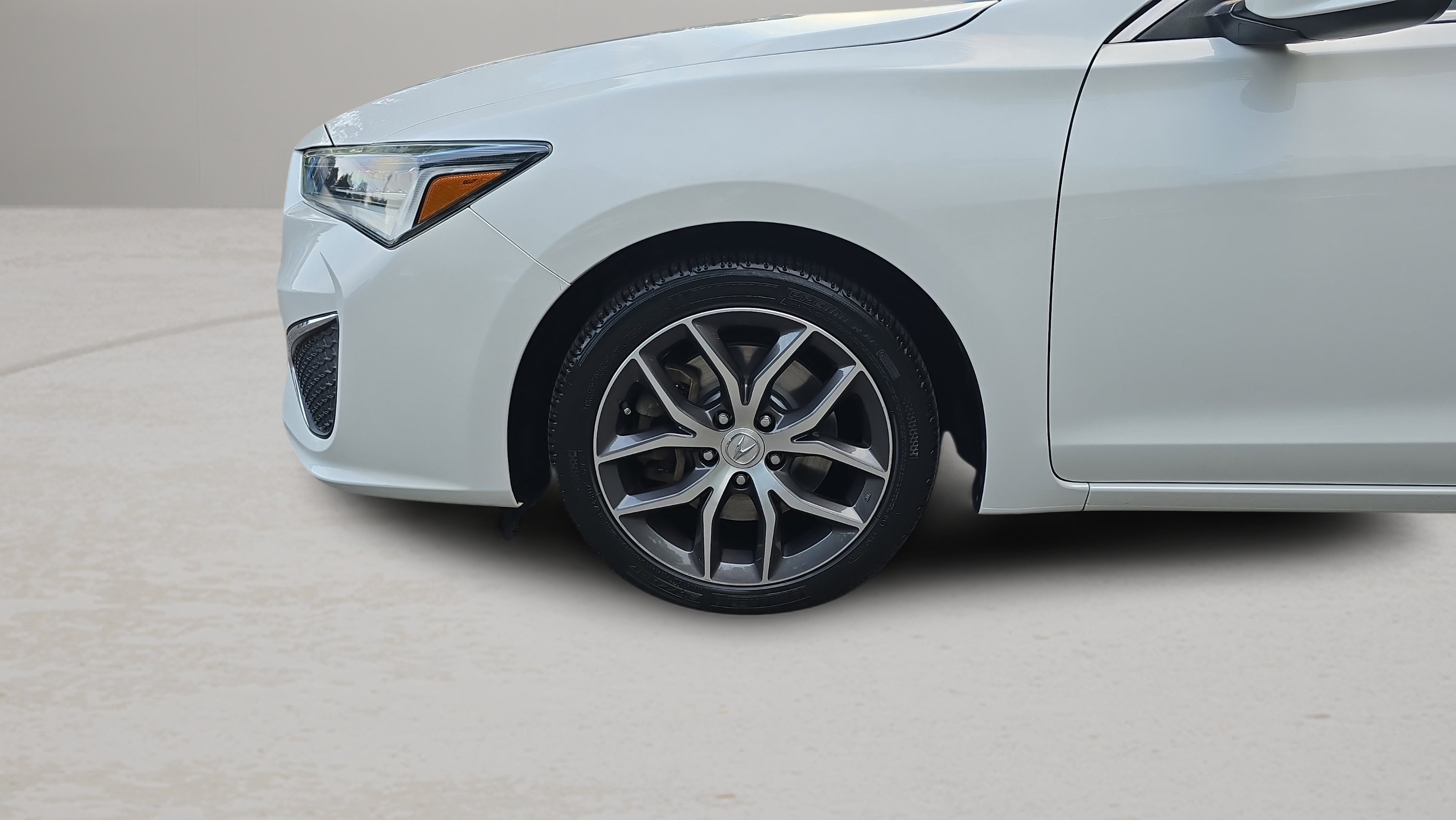 Used 2019 White Acura w/Premium Pkg image 29