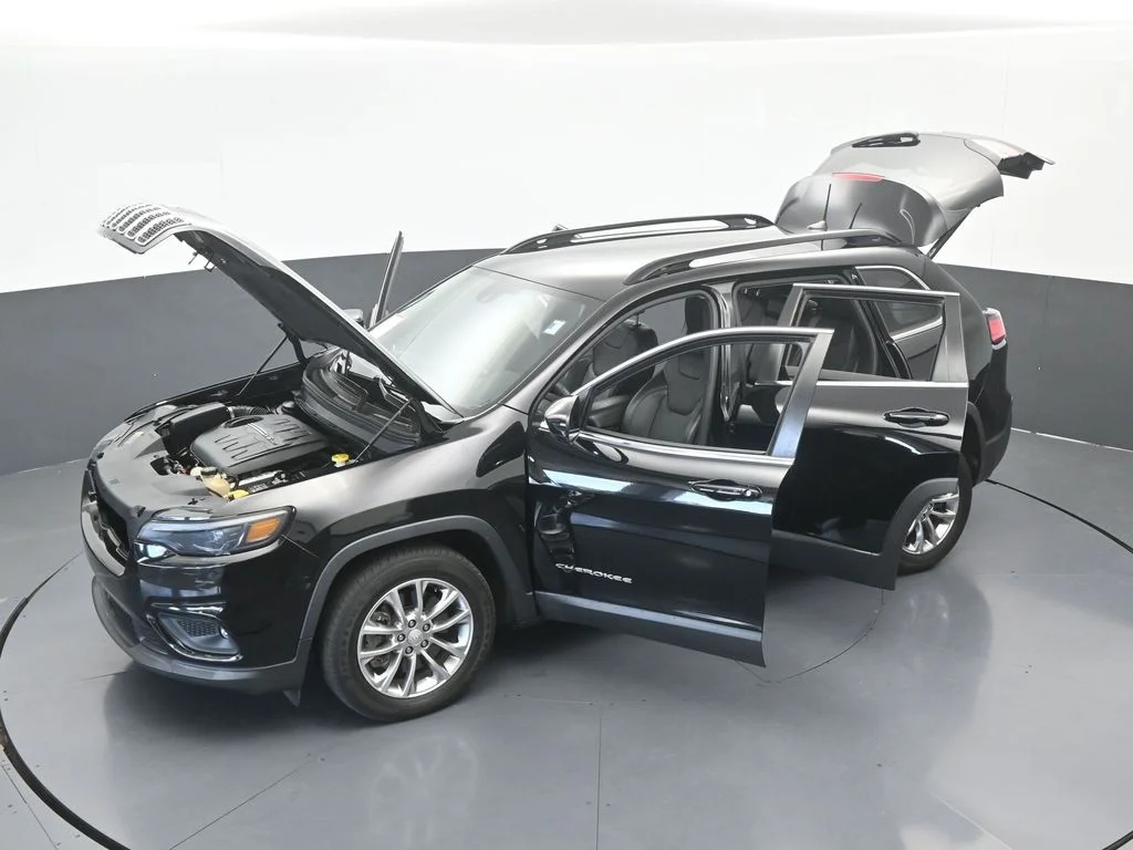 Used 2022 Diamond Black Crystal Pearlcoat Jeep Latitude Lux image 60