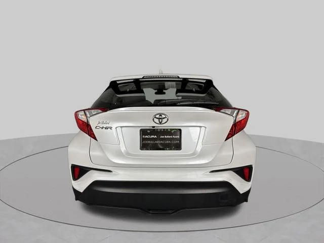 Used 2022 Pearl Toyota XLE image 6