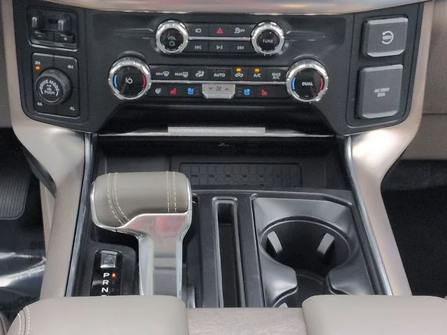 New 2026 Star White Metallic Tri-Coat Ford Platinum® image 19