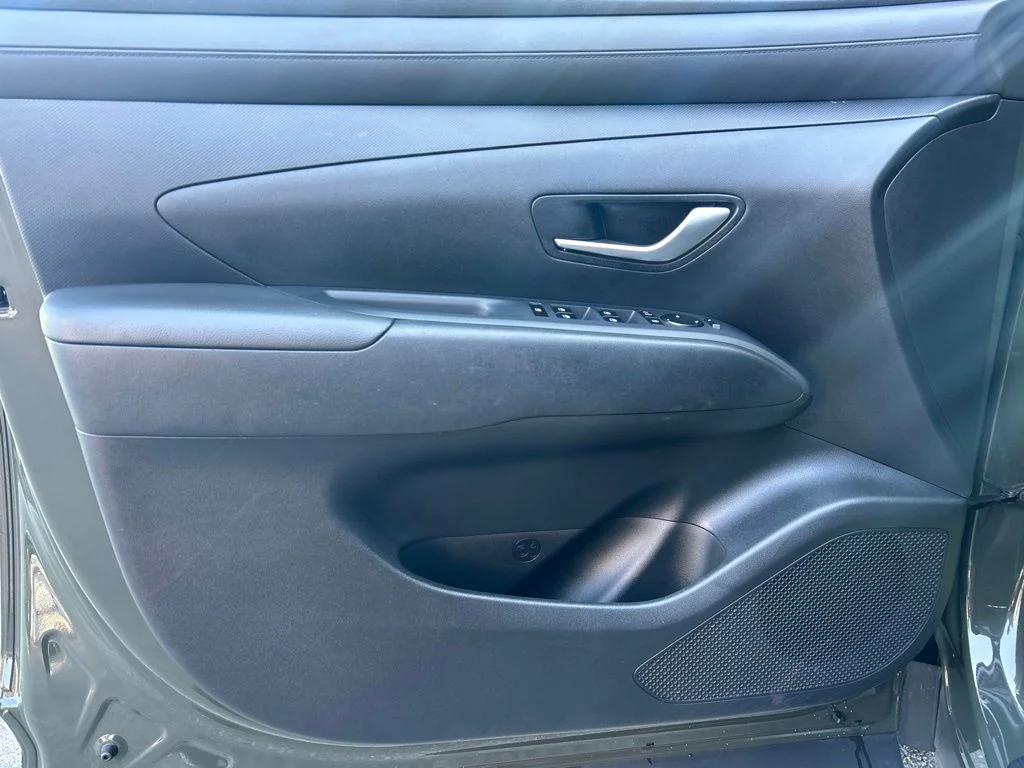 Used 2025 Green Hyundai SEL image 12