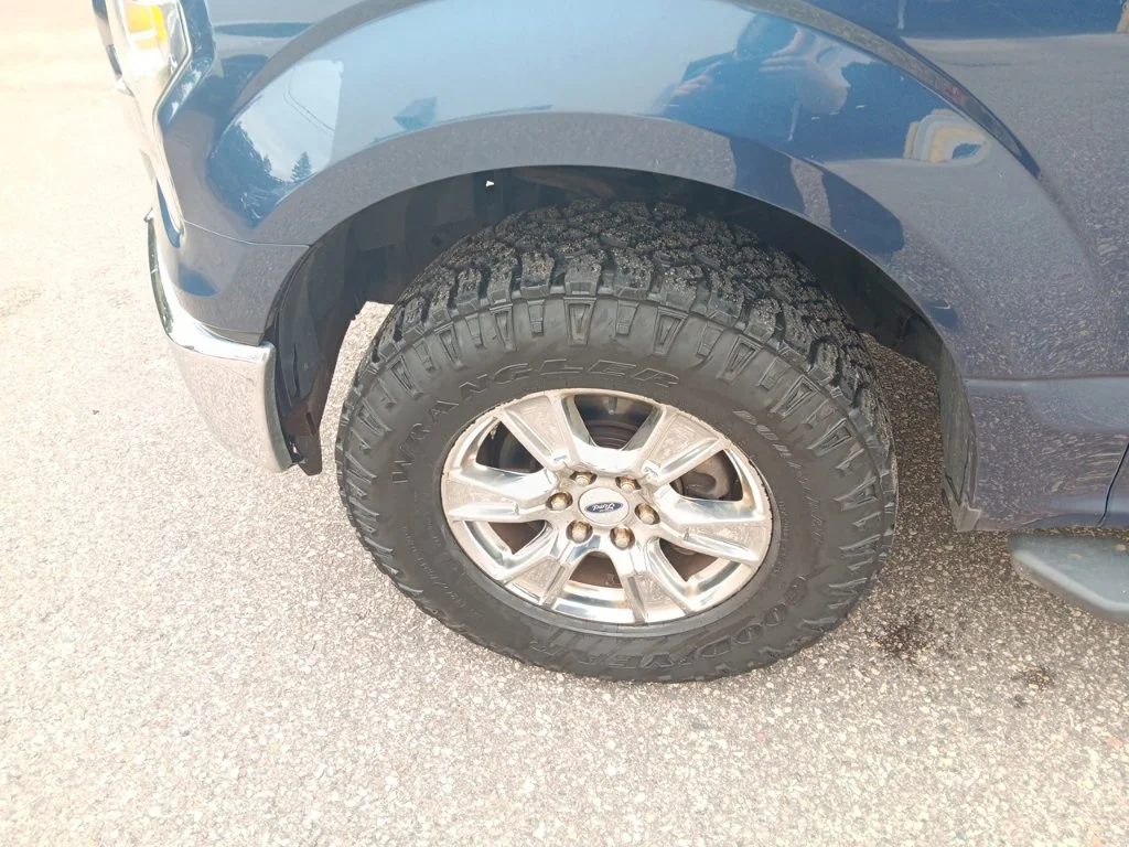 Used 2016 Blue Jeans Metallic Ford XLT image 12