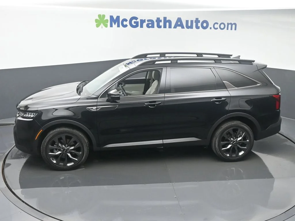 Used 2023 Black Kia X-Line EX image 26
