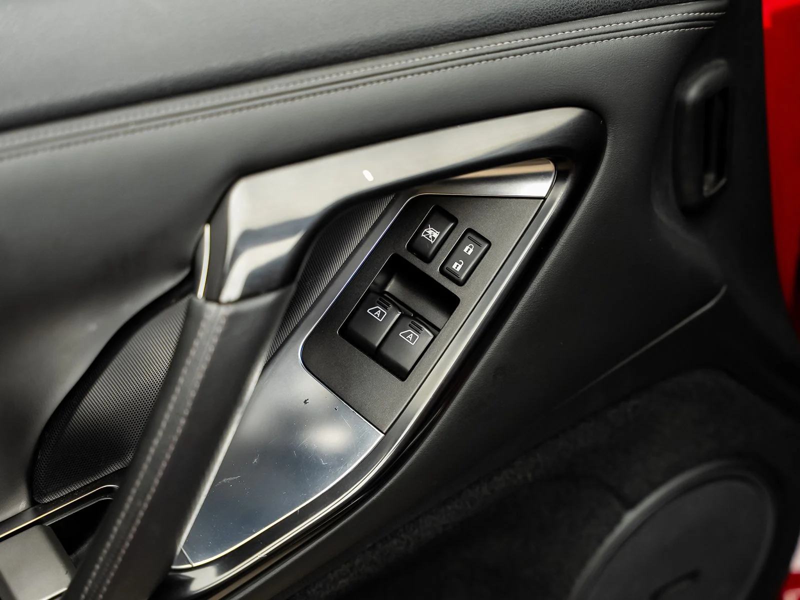 Used 2015 Red Nissan Premium image 65
