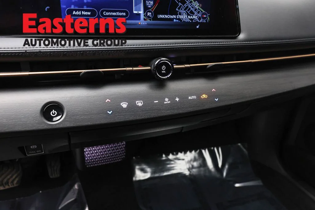 Used 2023 Silver Nissan ENGAGE image 19